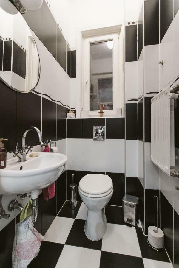 Luxury Apartment View On To The Castle บูดาเปสต์ ภายนอก รูปภาพ